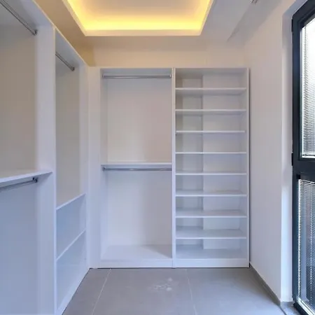 Luxury With A Private Pool فيلة